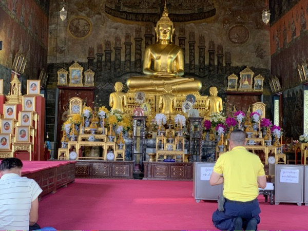 ワット・ラカンの大仏