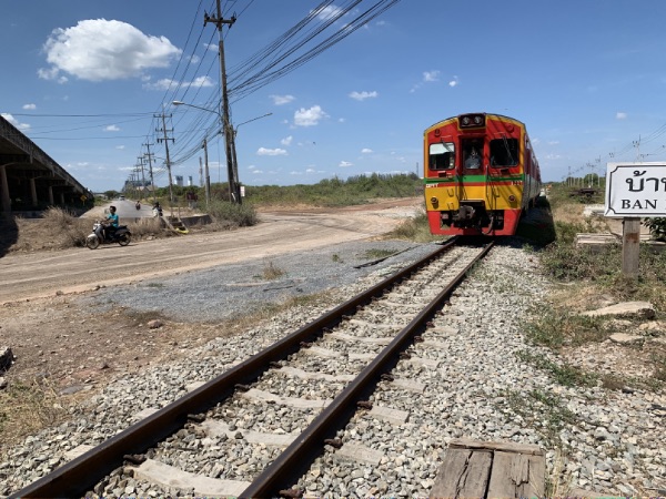 メークローン線のバンナクワーン駅