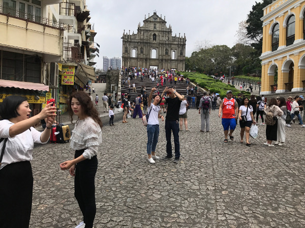 聖ポール天主堂跡とイエズス会記念広場