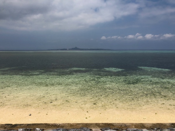 備瀬の海岸線