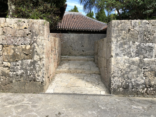 中村家住宅入り口