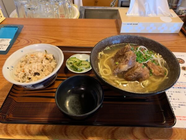 ソーキそばとジューシー