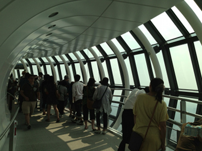 展望回廊の通路